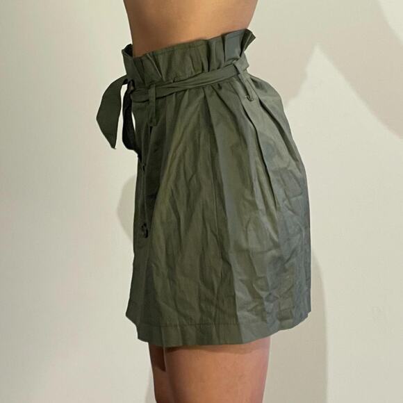 Green Buttoned Mini Skirt - Picture 2 of 5